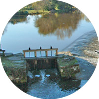 Vanne au barrage de Saint-Pierre-de-Maillé